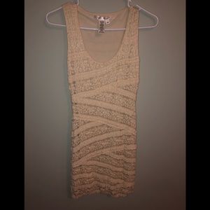 Max Studio ivory ruffled lace dress